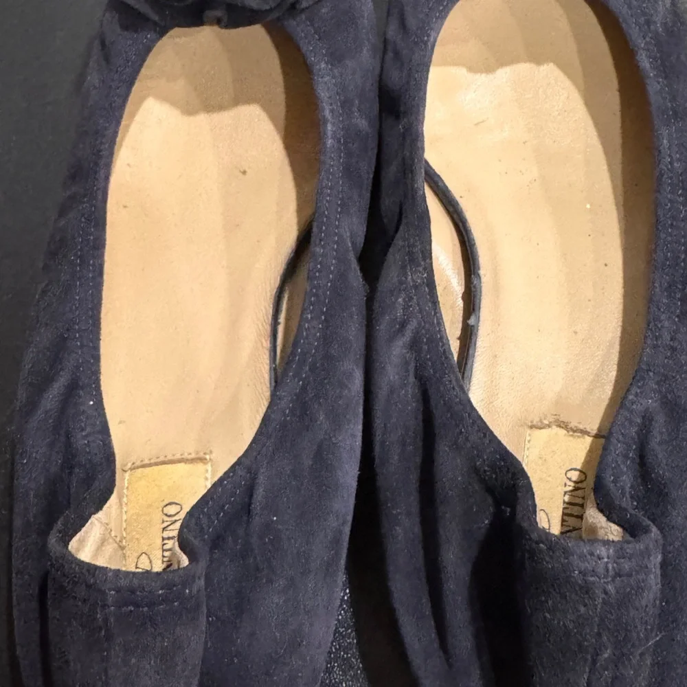 Valentino Garavani Black rosette Flats Elegant Comfort 8.5/38.5 made in Italy